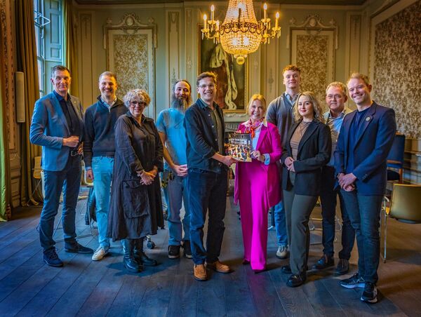 gf2035-us-takomst-met-burgemee