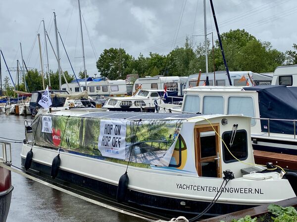 hop-on-hop-off-houseboat-ligt-